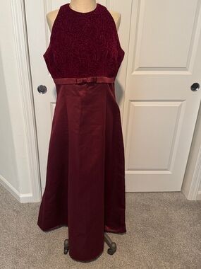 Y2K Jessica (Scott) McClintock Elegant Burgundy Halter Evening Dress
